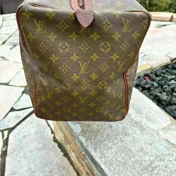 Authentic LV Keepall- Monogram Sac Souple size 55. Needs zipper stitched, rivets - Picture 10 of 16